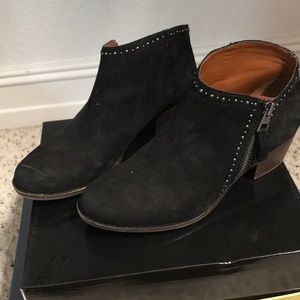 Ankle booties